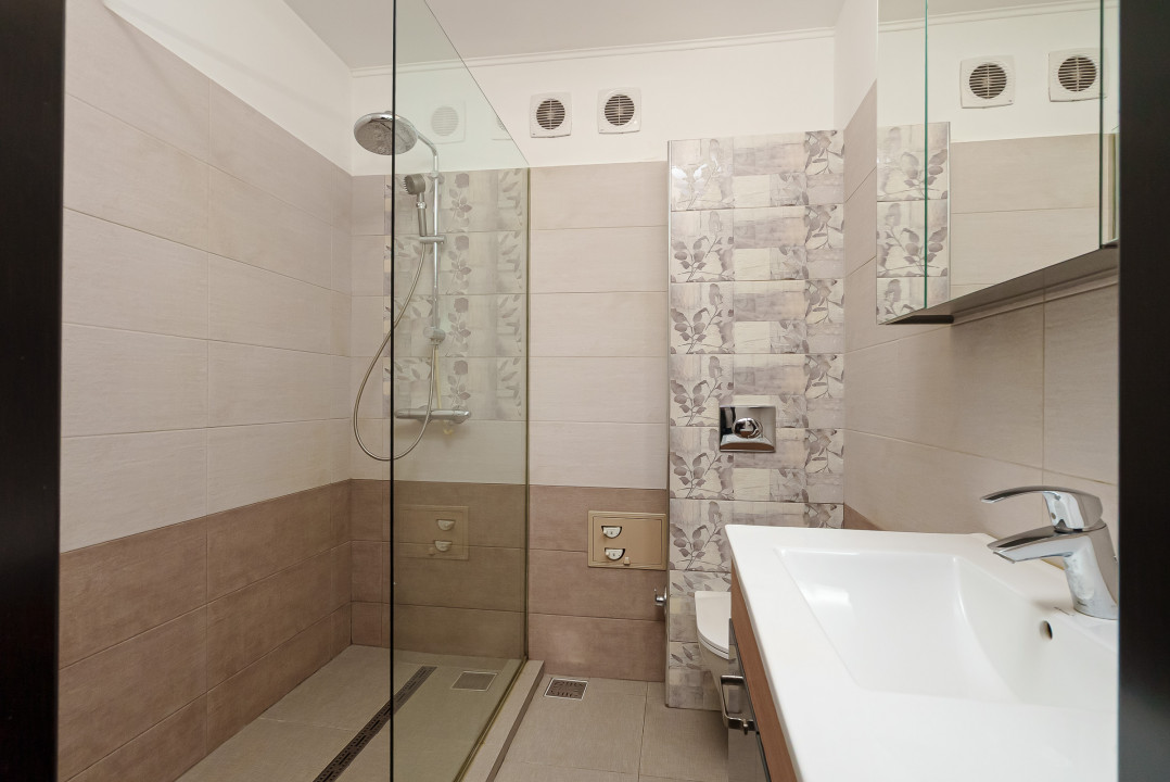 Apartament 4 camere, decomandat, Piata Minis - Baraje