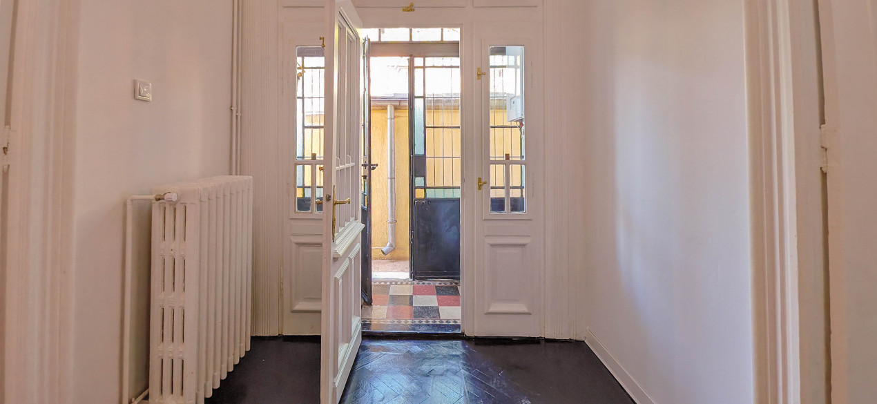 Casa in vecinatatea Guvernului
