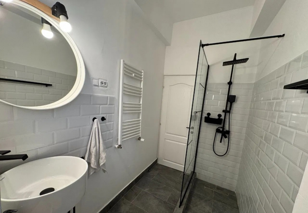 Închiriez Apartament 3 Camere Ultracentral, 88 mp, langa Metrou Universitate