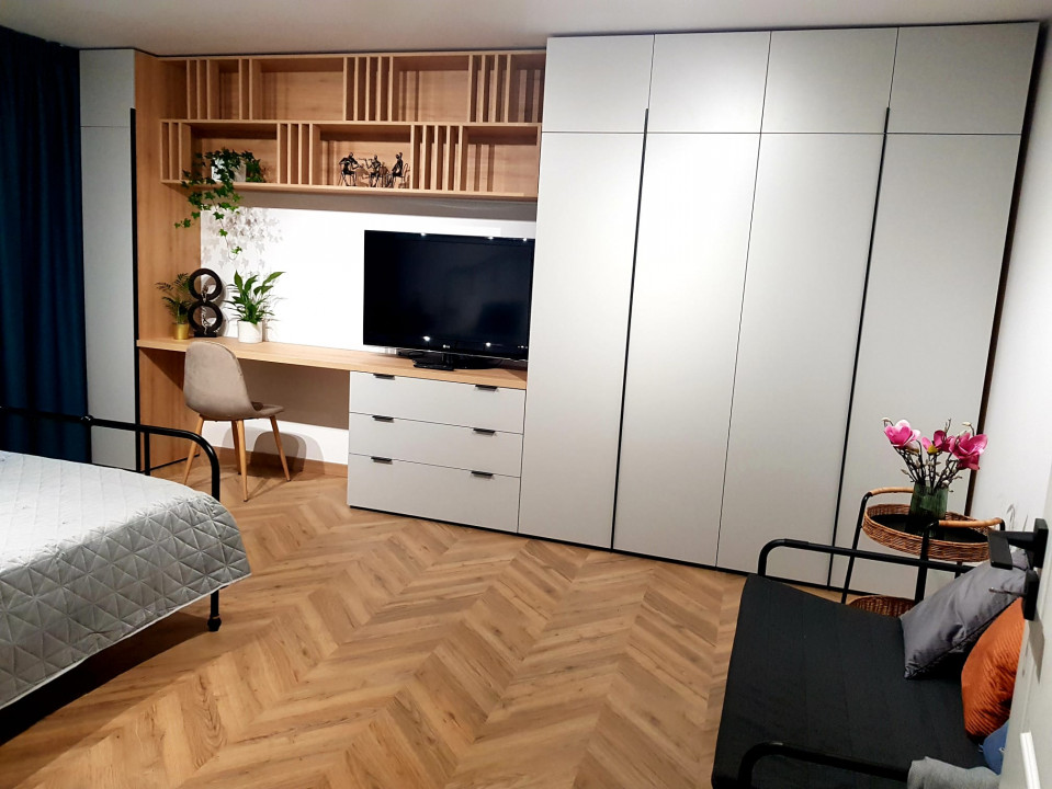 Garsoniera renovata- complet mobilata si utilata - prima inchiriere - 