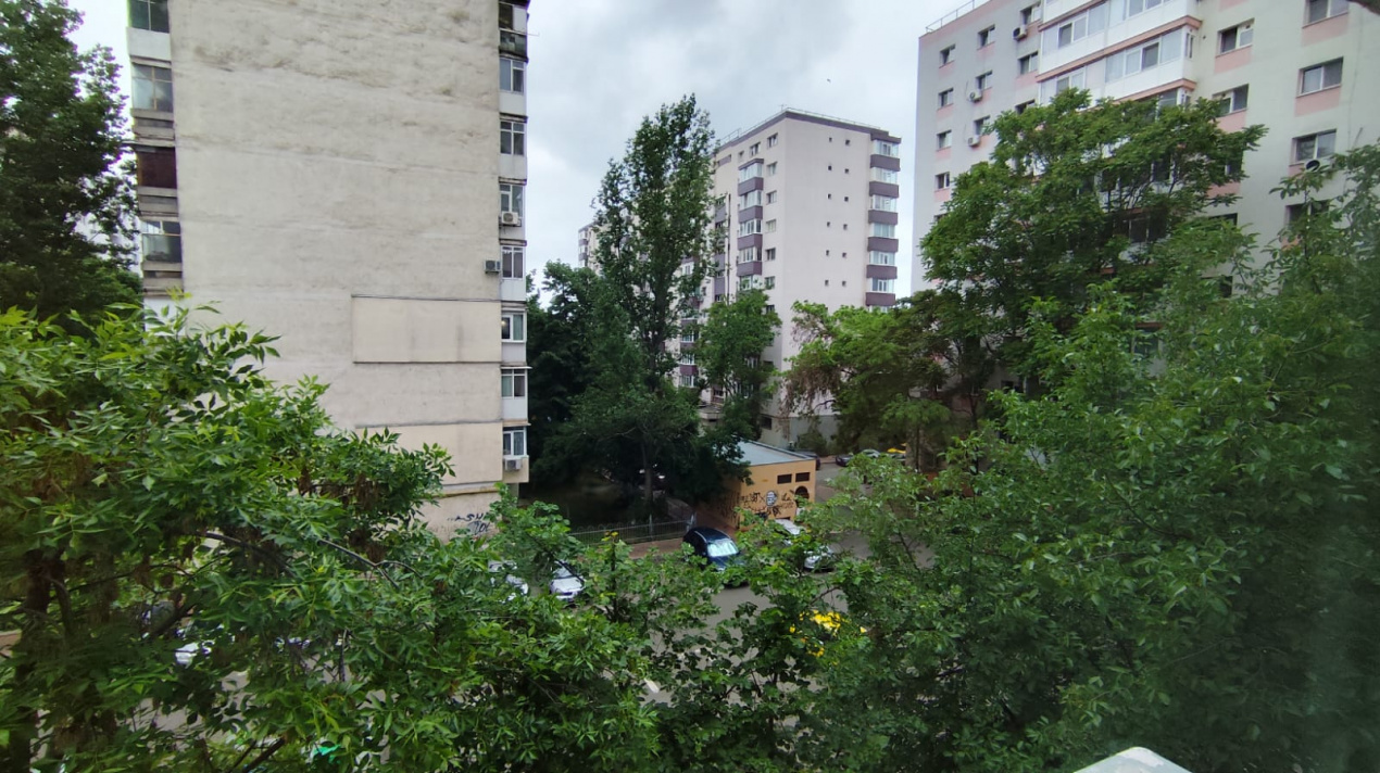 Garsoniera decomandată lângă Auchan Titan 