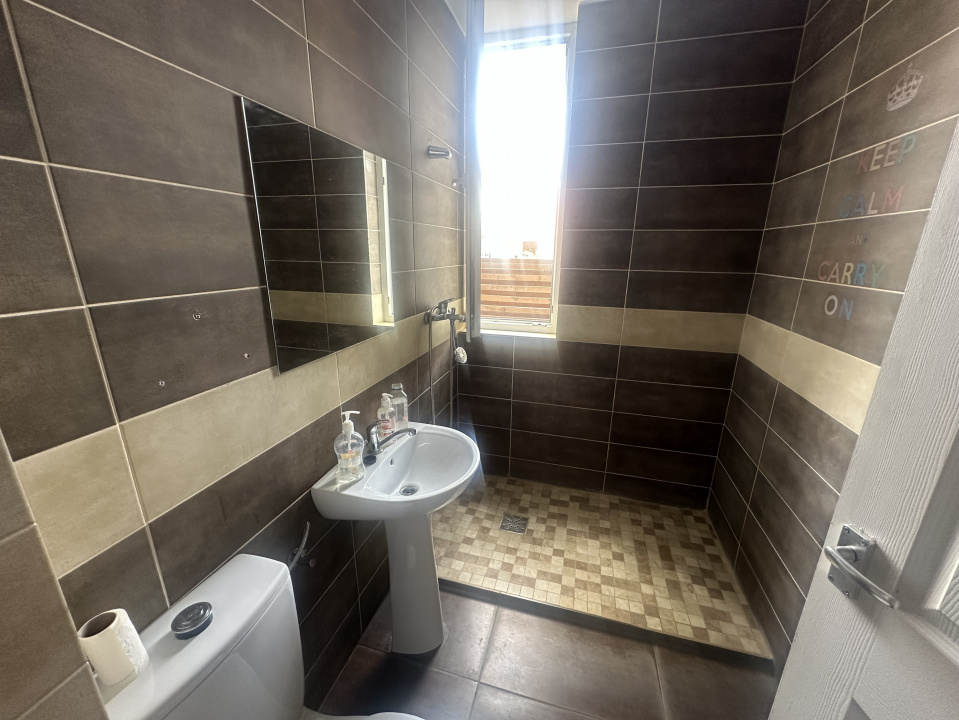 Spatiu Comercial 110 MP+lot 222 MP+2 locuri parcare New Residence