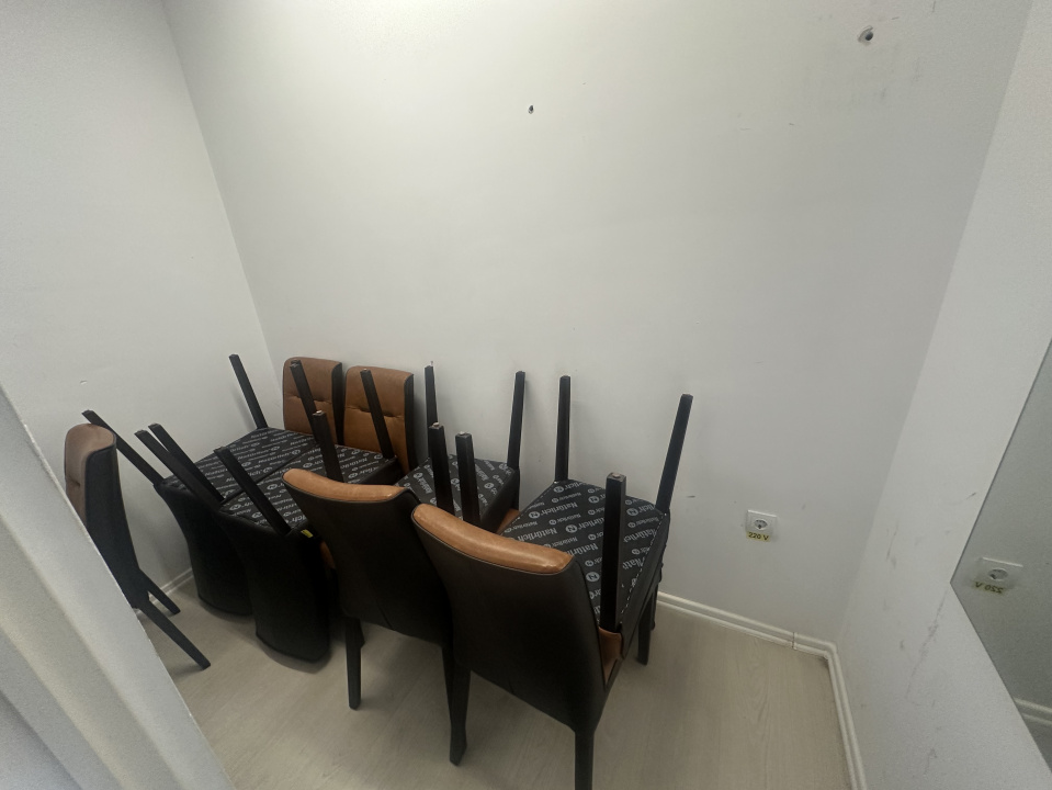Spatiu Comercial 110 MP+lot 222 MP+2 locuri parcare New Residence