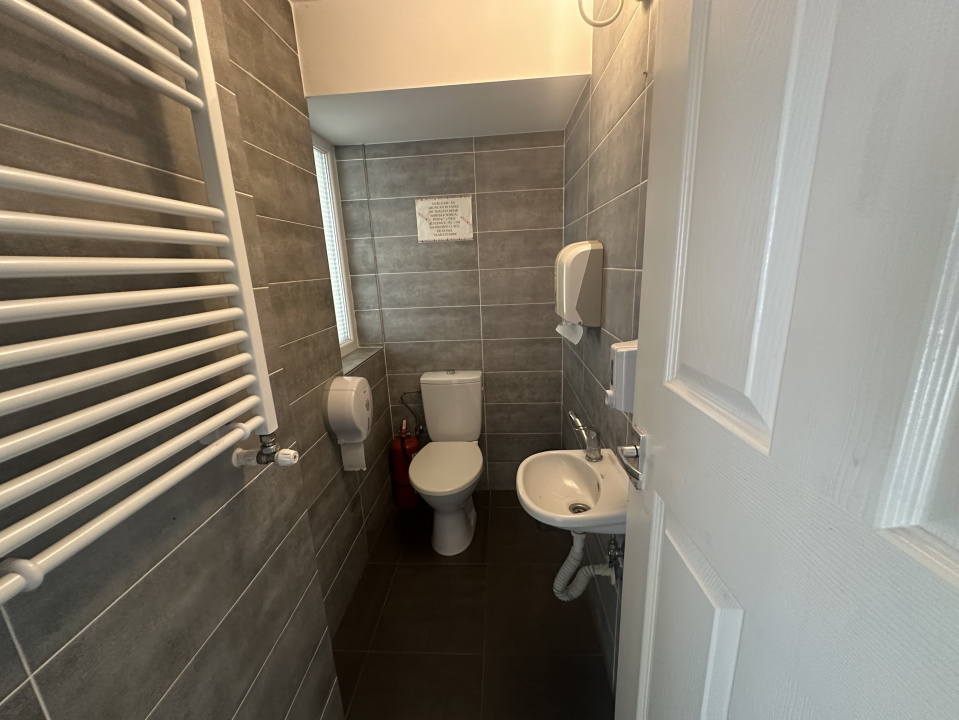 Spatiu Comercial 138,7 MP+2 locuri parcare New Residence