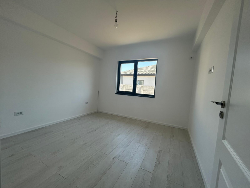Casa individuala, 4 camere+ parcare, curte proprie 380 mp Bragadiru
