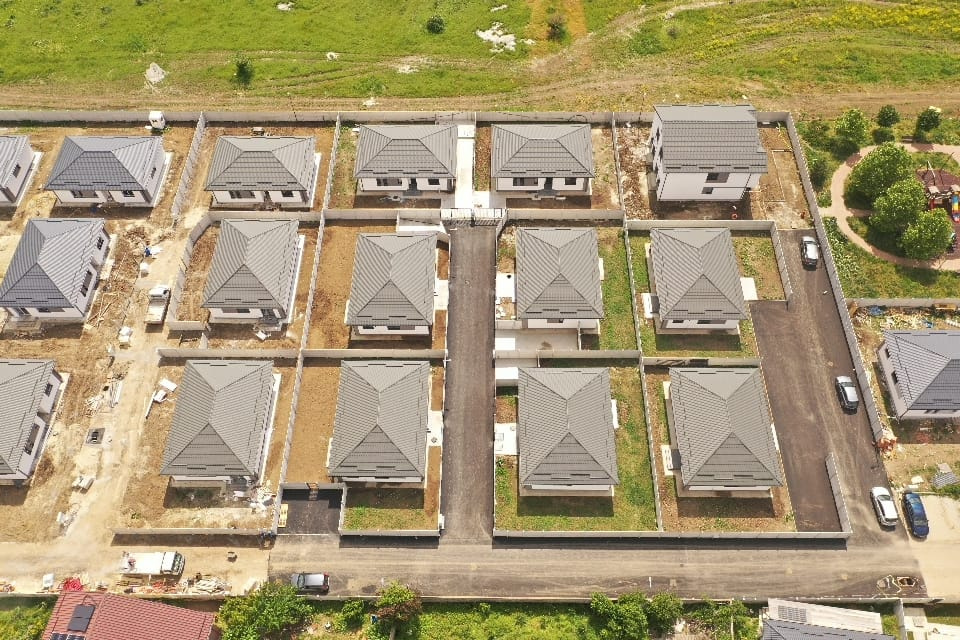 Casa individuala, 4 camere+ parcare, curte proprie 380 mp Bragadiru