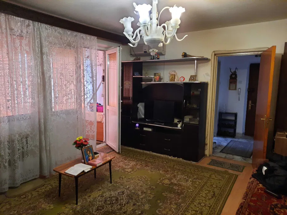 Apartament 3 camere Militari, lângă metrou Lujerului, bloc reabilitat