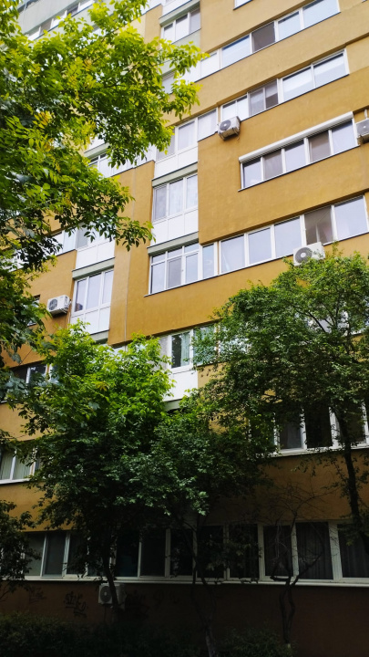 Apartament 3 camere Militari, lângă metrou Lujerului, bloc reabilitat
