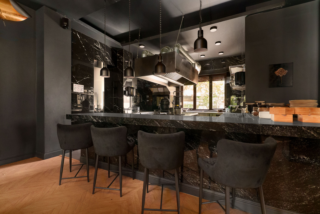 RESTAURANT DE VANZARE  zona ARMENEASCA