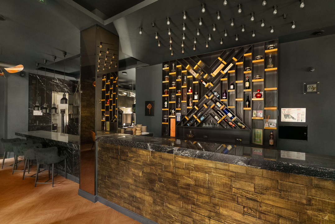 RESTAURANT DE VANZARE  zona ARMENEASCA