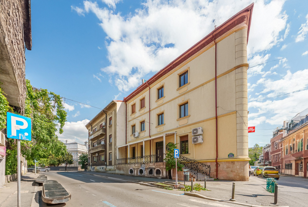 RESTAURANT DE VANZARE  zona ARMENEASCA
