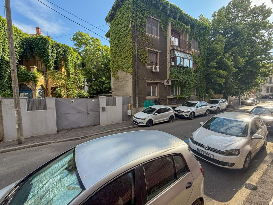Apartament in Armeneasca, parter in vila.