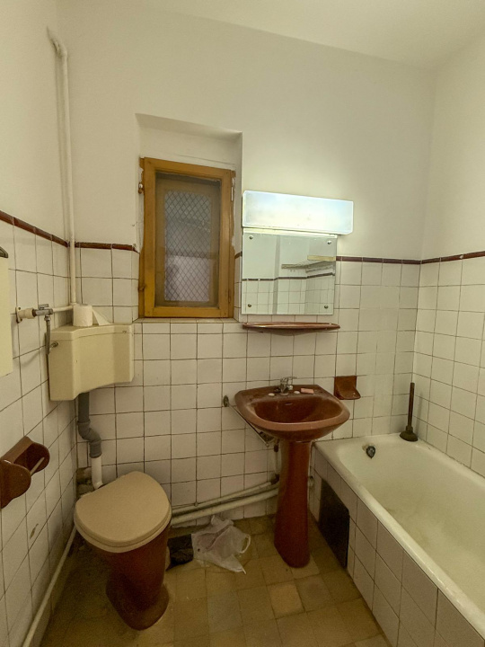 Apartament in Armeneasca, parter in vila.