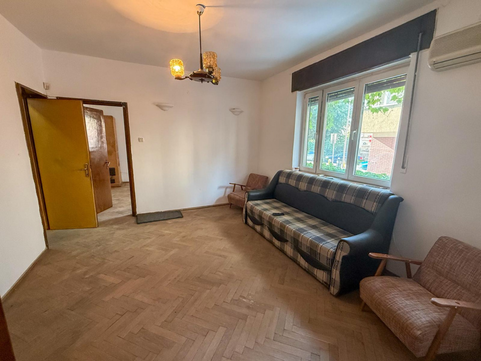 Apartament in Armeneasca, parter in vila.