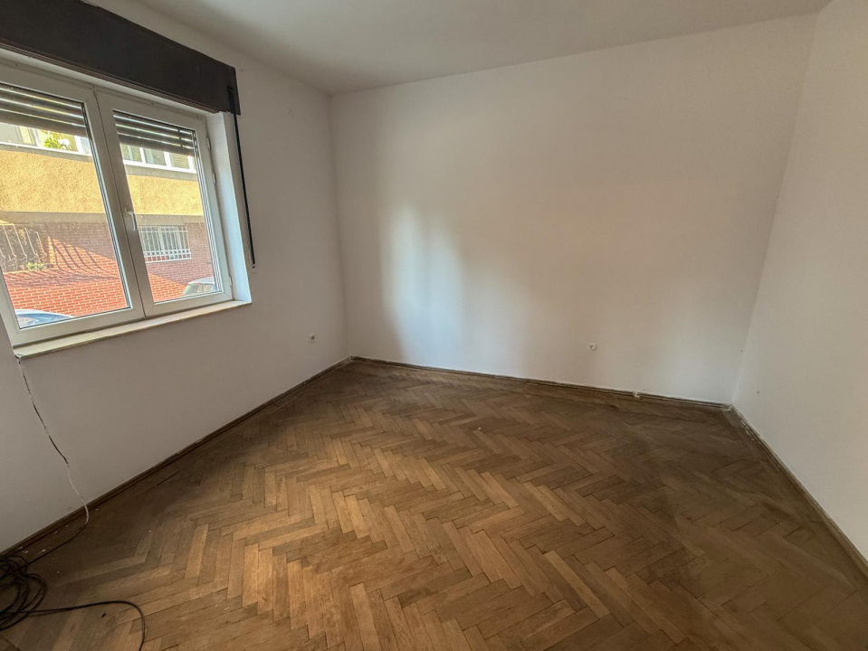Apartament in Armeneasca, parter in vila.