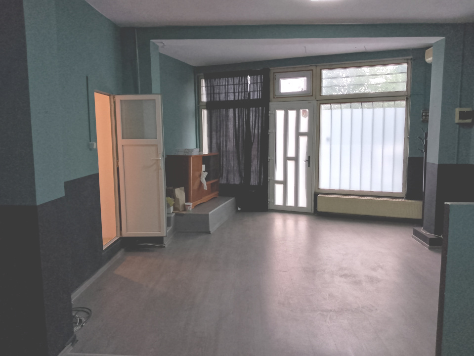 EROII REVOLUTIEI_Spatiu comercial parter de vila