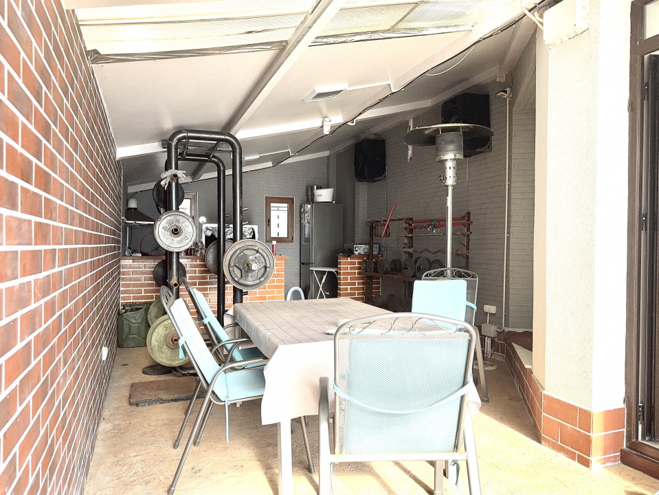 Vila de Vanzare Domnesti indepedenta energetic cu piscina incalzita