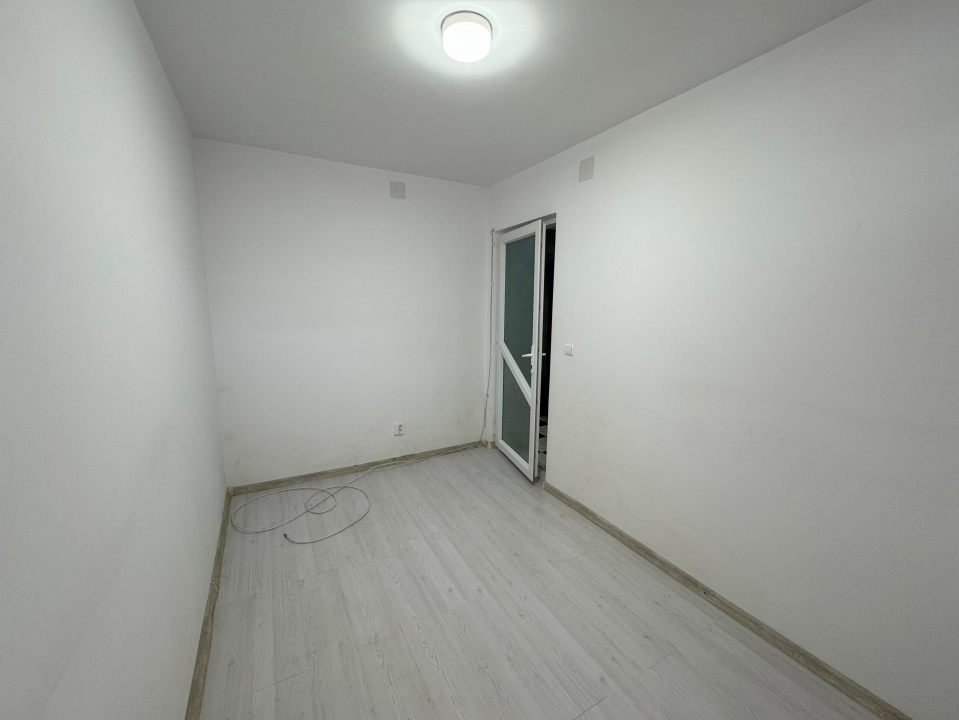 apartament 3 camere, parter, Plopeni, langa padure
