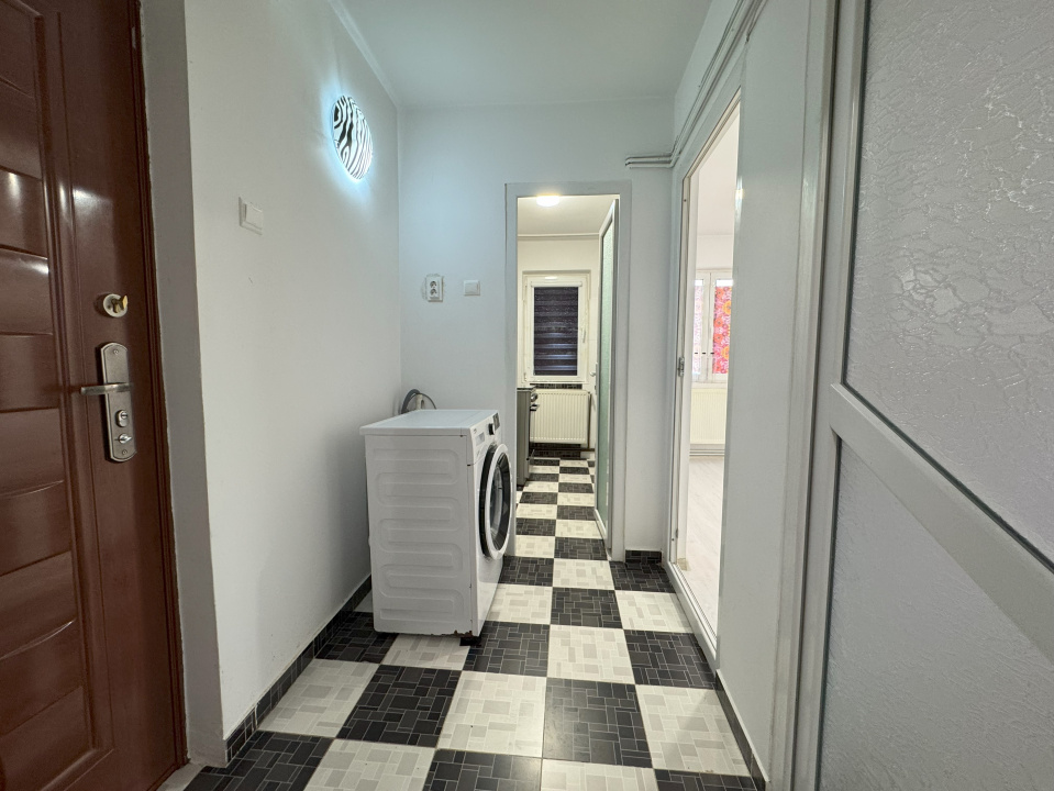 apartament 3 camere, parter, Plopeni, langa padure