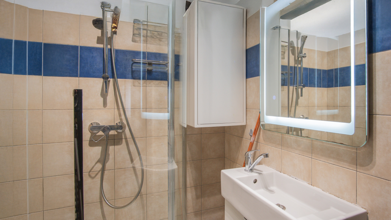 Apartament 3 camere cu centrala proprie