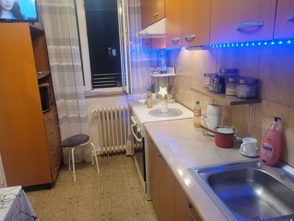 Apartament 3 camere 65 mp Auchan Titan, et. 4/4, loc de parcare inclus