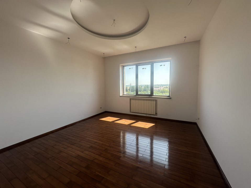 1 DECEMBRIE CASA P+2E+M LOT 1900 MP 