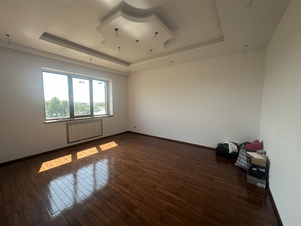 1 DECEMBRIE CASA P+2E+M LOT 1900 MP 