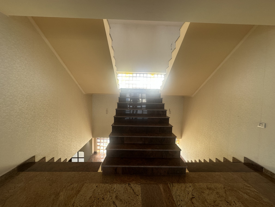 1 DECEMBRIE CASA P+2E+M LOT 1900 MP 