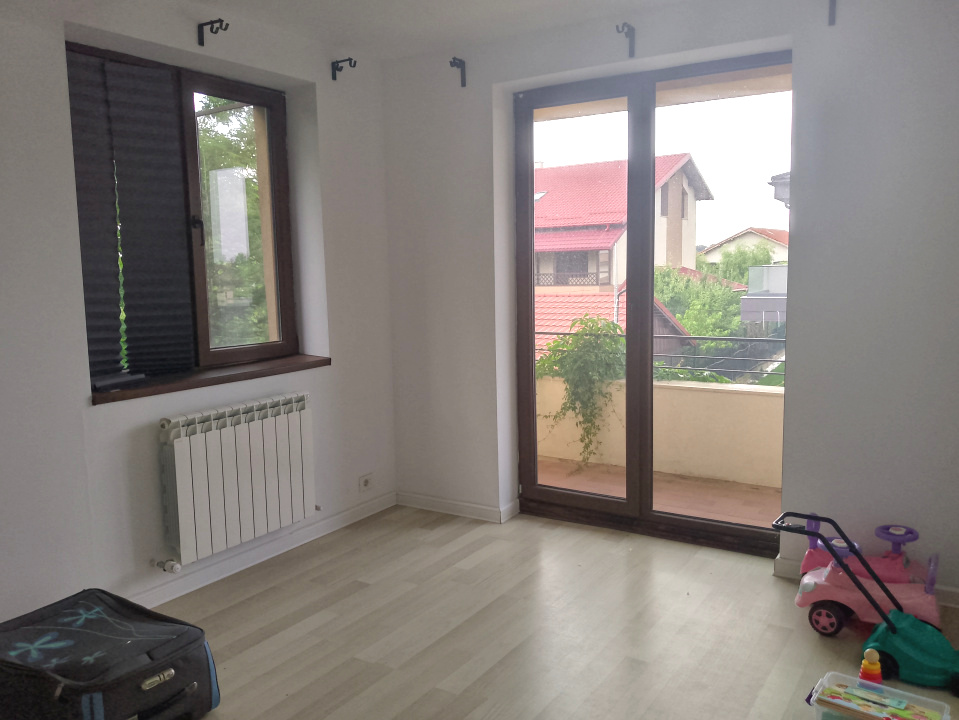 CORBEANCA_Vila cu dumbrava_Gradina