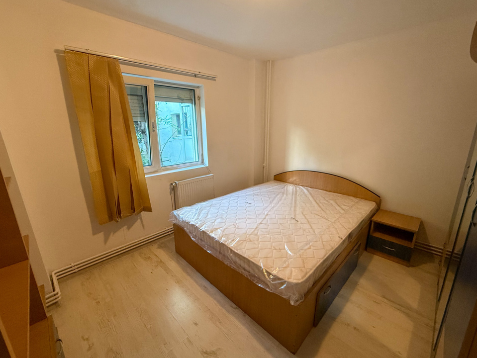 Mosilor, langa metrou, centrala termica proprie