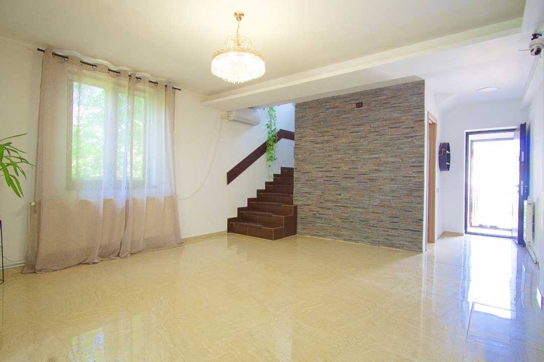 Casa individuala cu grădină superbă,P+1M, 158 mp, teren 468mp, 2017, 0% comision