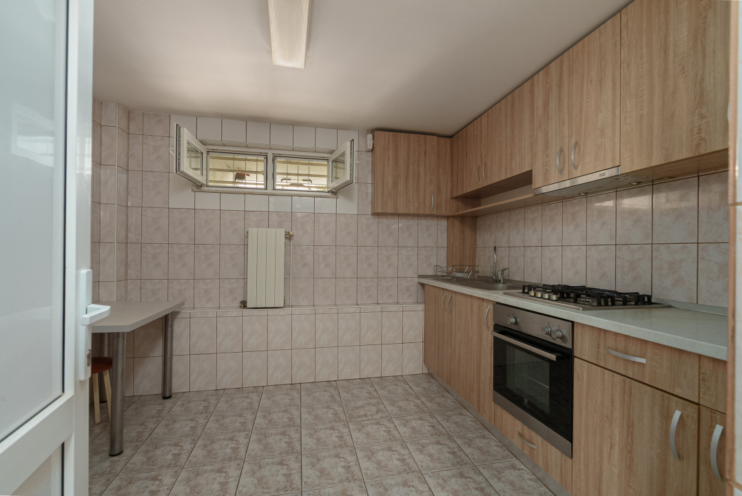 Drumul Taberei - Valea Oltului, casa 9 camere, lot 1158 mp