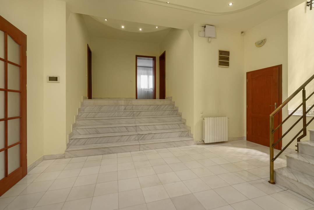 Drumul Taberei - Valea Oltului, casa 9 camere, lot 1158 mp