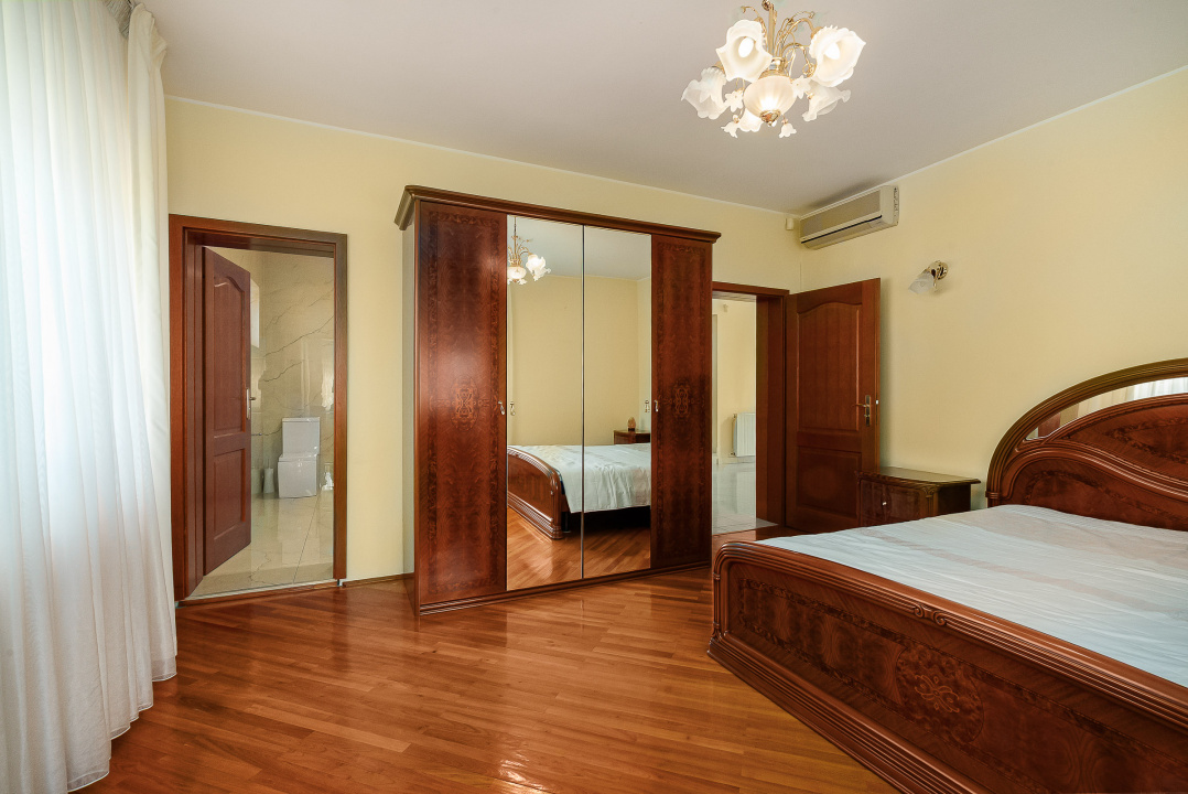Drumul Taberei - Valea Oltului, casa 9 camere, lot 1158 mp