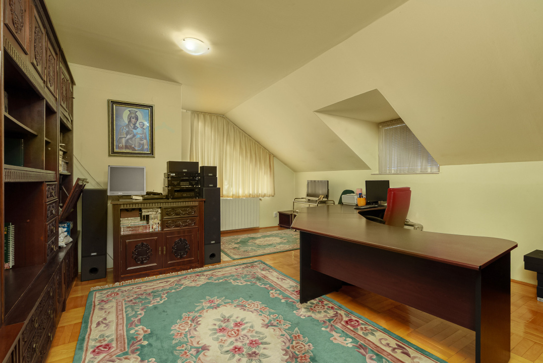 Drumul Taberei - Valea Oltului, casa 9 camere, lot 1158 mp