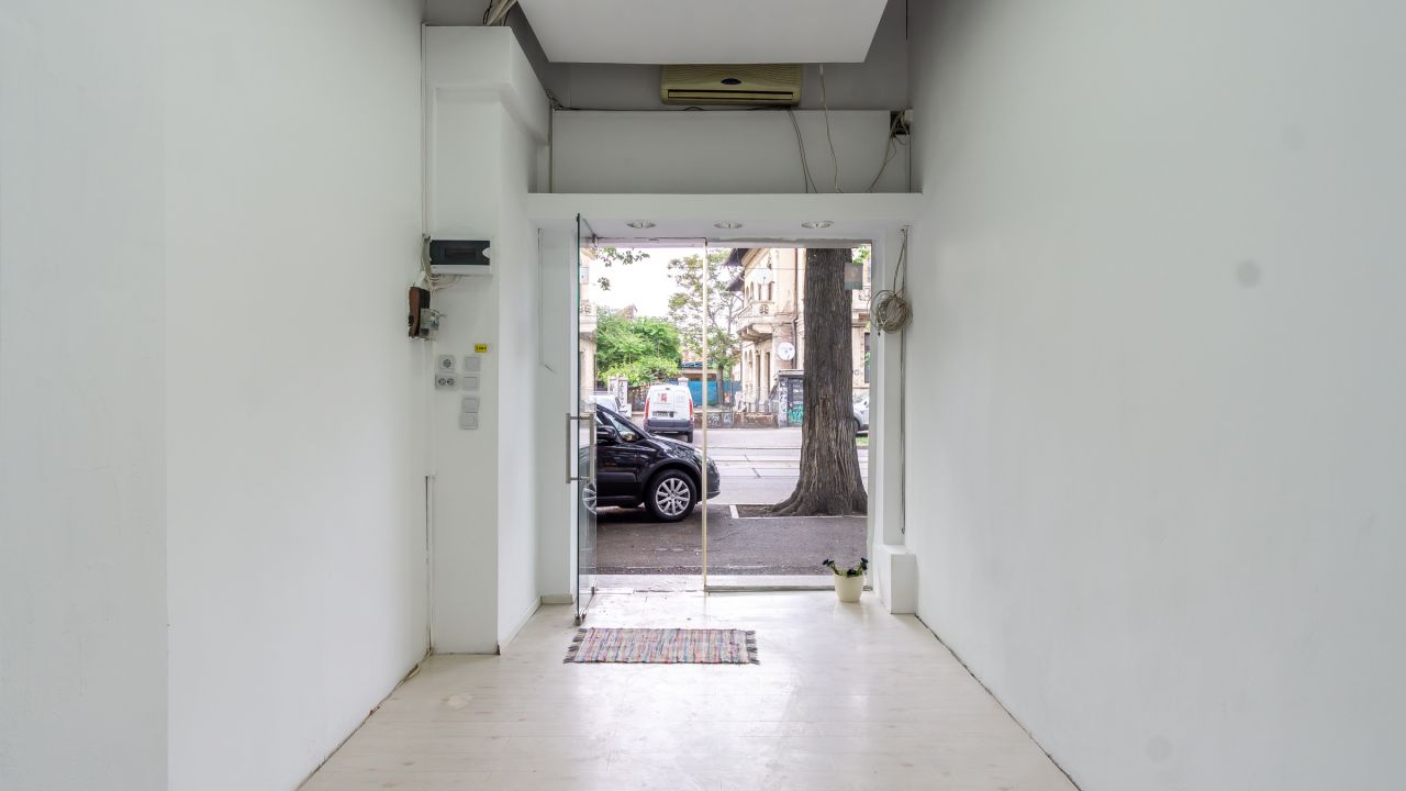 Spatiu comercial Pache Protopopescu 88 intersectia Matasari, SC: 35mp, SU: 25mp