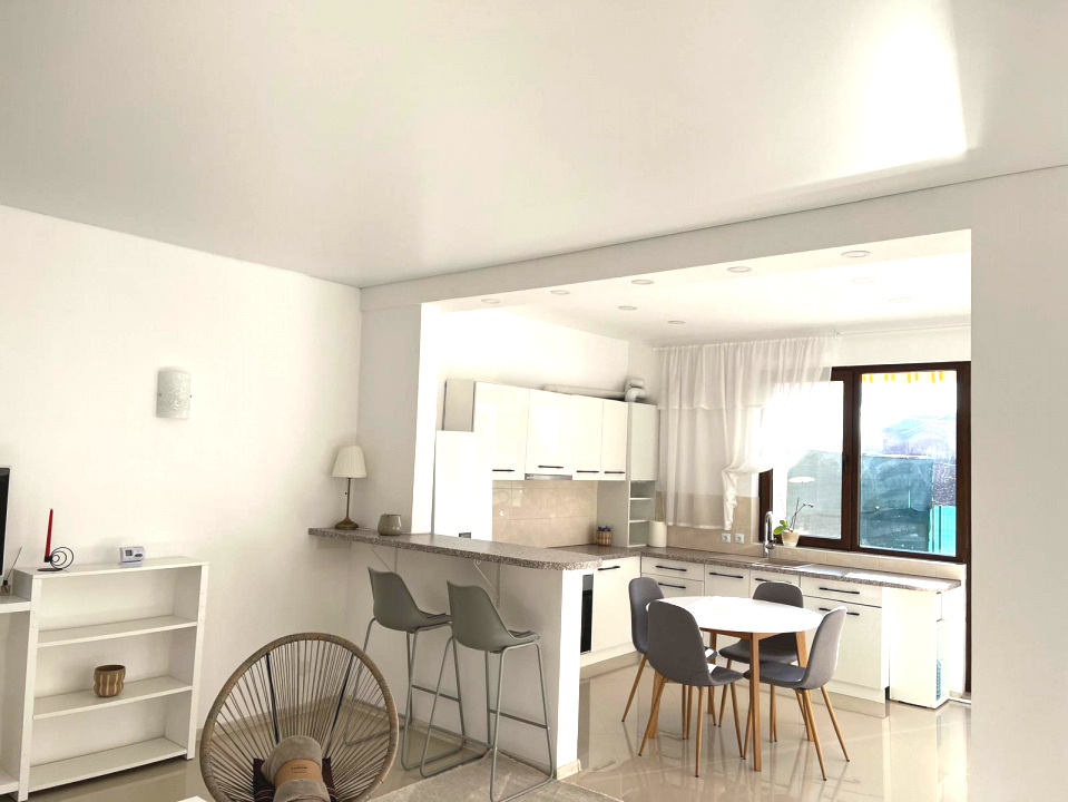 CORBEANCA_Vila (triplex) cocheta