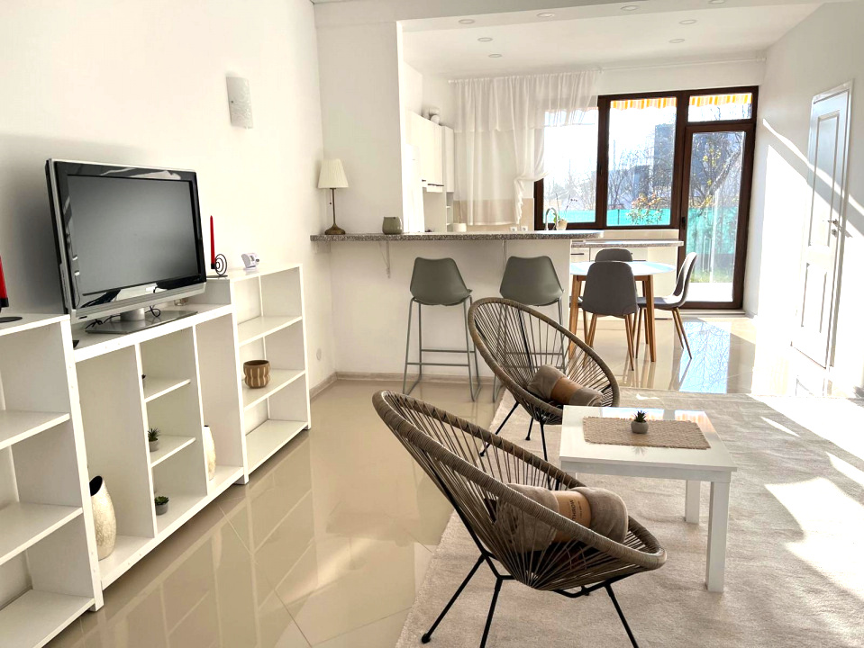 CORBEANCA_Vila (triplex) cocheta
