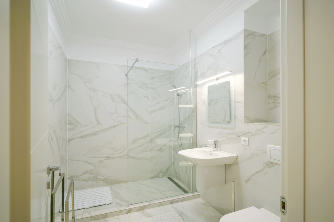 Prima Inchiriere! Apartament 3 camere+parcare subterana Laguna Residence