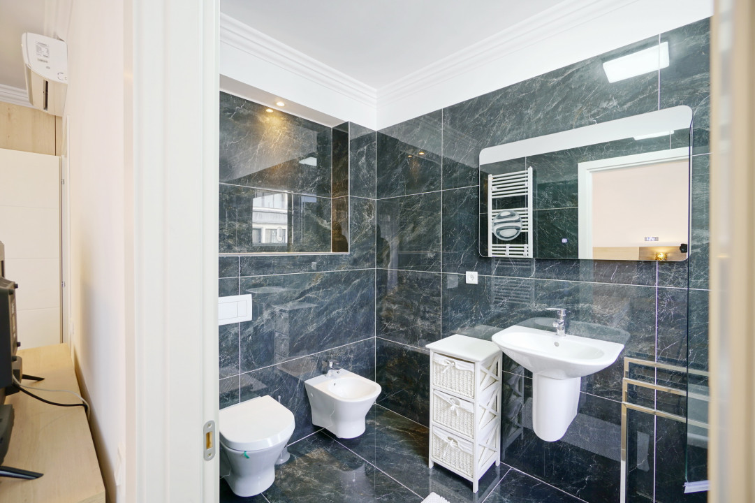 Prima Inchiriere! Apartament 3 camere+parcare subterana Laguna Residence