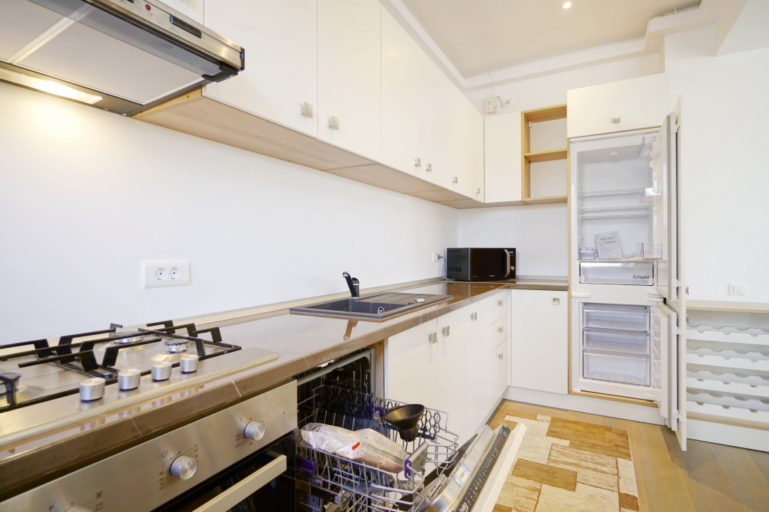 Prima Inchiriere! Apartament 3 camere+parcare subterana Laguna Residence