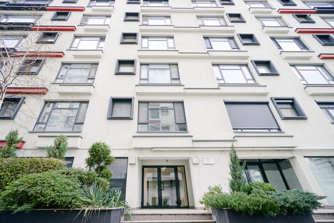 Prima Inchiriere! Apartament 3 camere+parcare subterana Laguna Residence