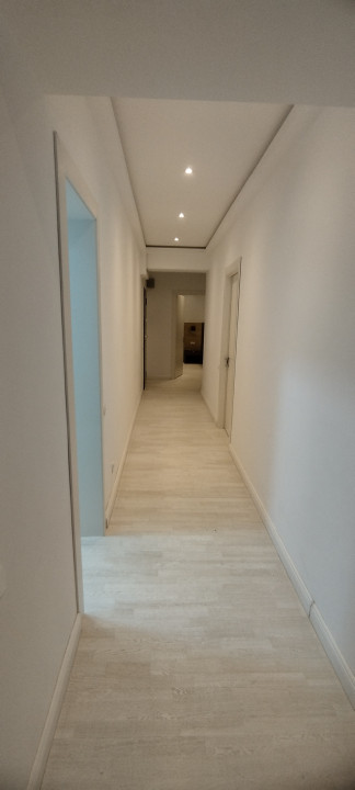 Prima Inchiriere! Apartament 3 camere+parcare subterana Laguna Residence