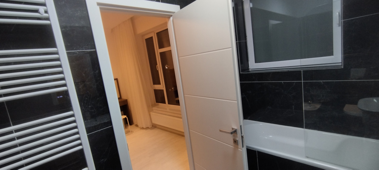 Prima Inchiriere! Apartament 3 camere+parcare subterana Laguna Residence