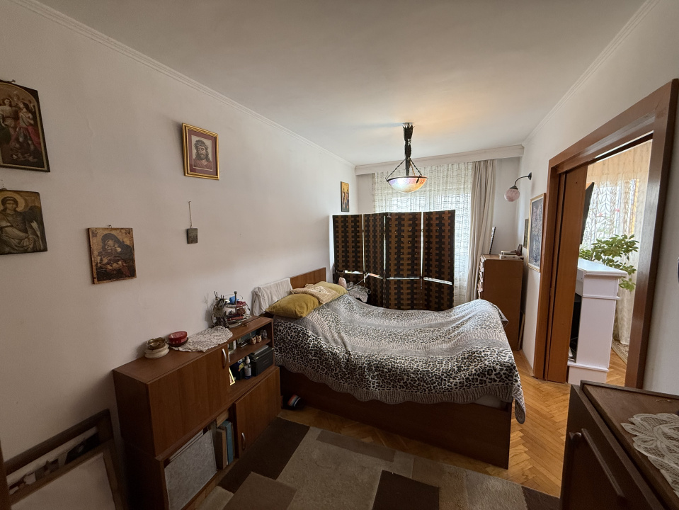 Apartament 4 camere, langa Parc