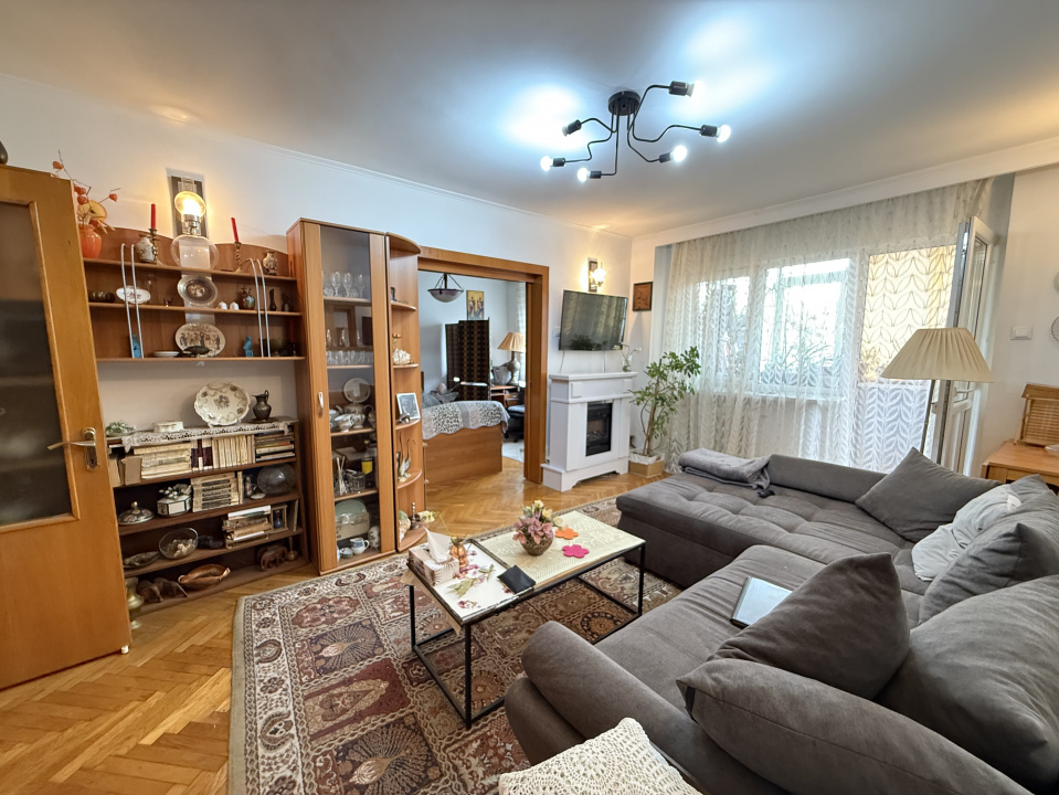 Apartament 4 camere, langa Parc