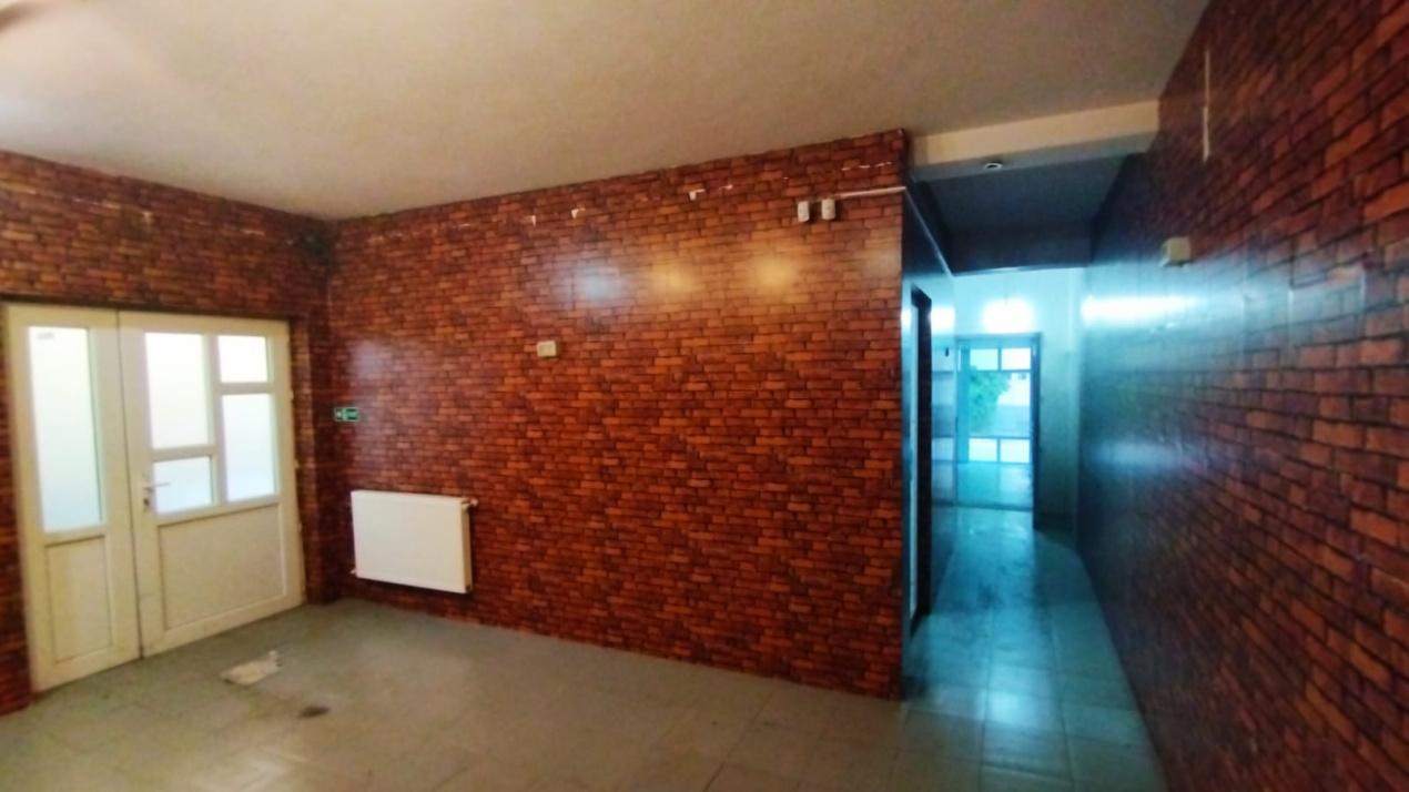 Închiriez spatiu comercial Dristor  la parter in vila