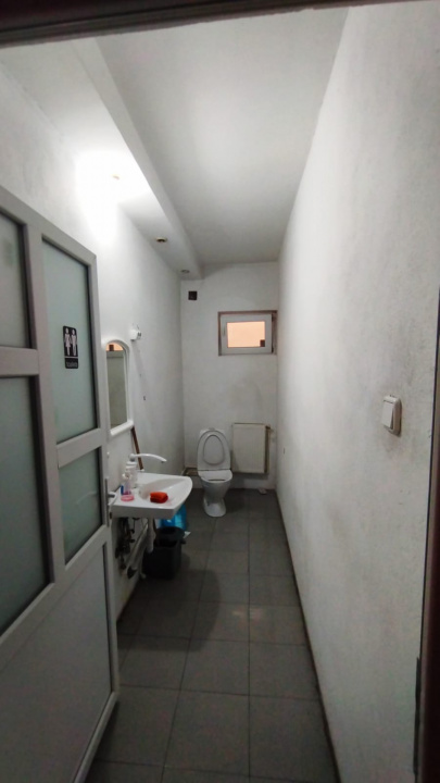 Închiriez spatiu comercial Dristor  la parter in vila