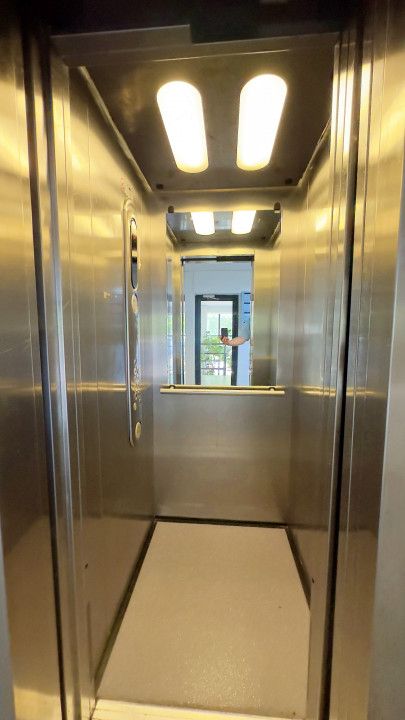 Spatiu birouri zona Mihalache - Turda in imobil mixt, 4 camere, 155 mp, 8 eur/mp