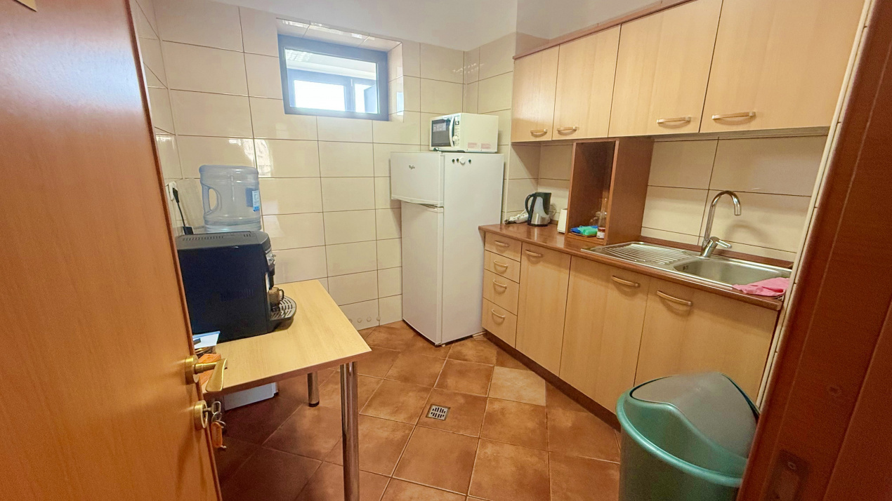 Spatiu birouri zona Mihalache - Turda in imobil mixt, 4 camere, 155 mp, 8 eur/mp